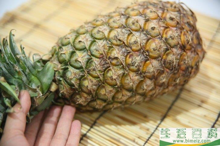 如何判断菠萝是否熟了