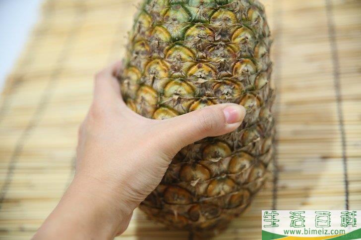 如何判断菠萝是否熟了
