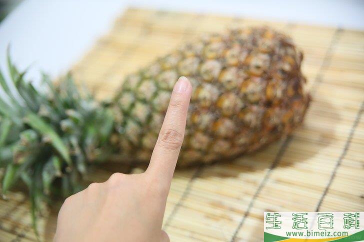 如何判断菠萝是否熟了