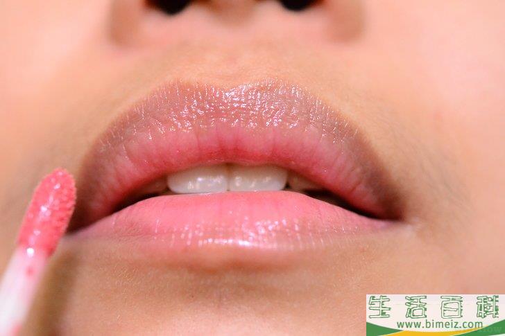 怎么表现的像一个富家女
