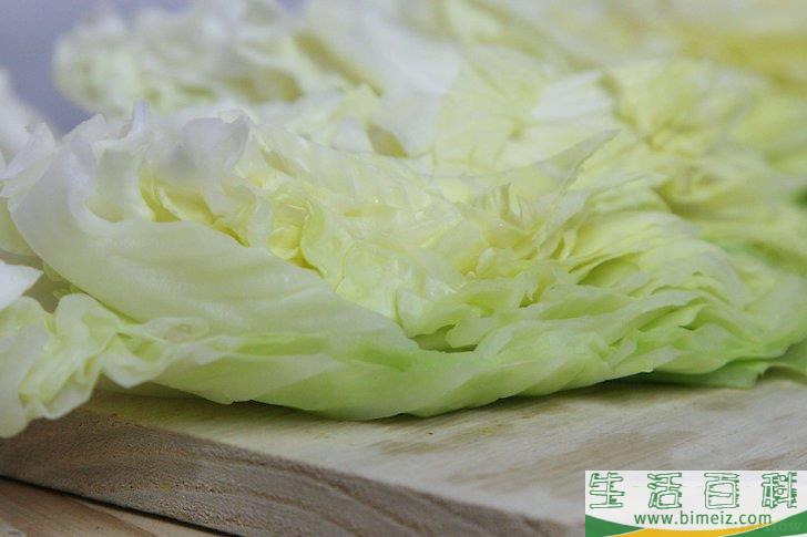 怎么将卷心菜切成楔形