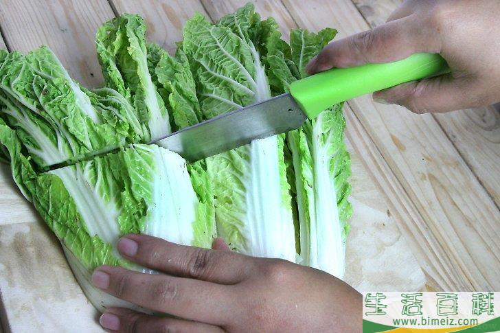 怎么将卷心菜切成楔形