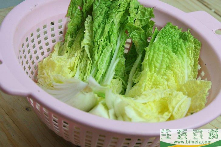 怎么将卷心菜切成楔形