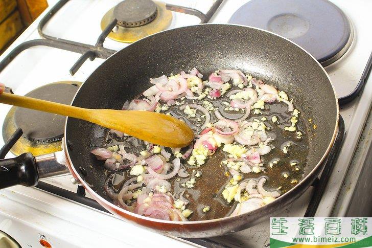 怎么做醋烹鸡（Adobong Manok）