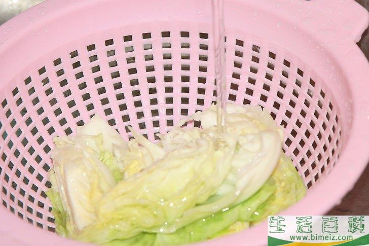 怎么将卷心菜切成楔形