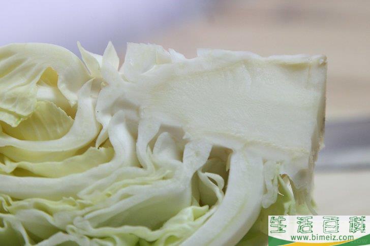 怎么将卷心菜切成楔形