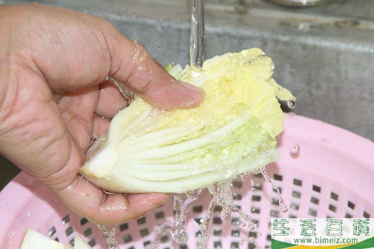 怎么将卷心菜切成楔形