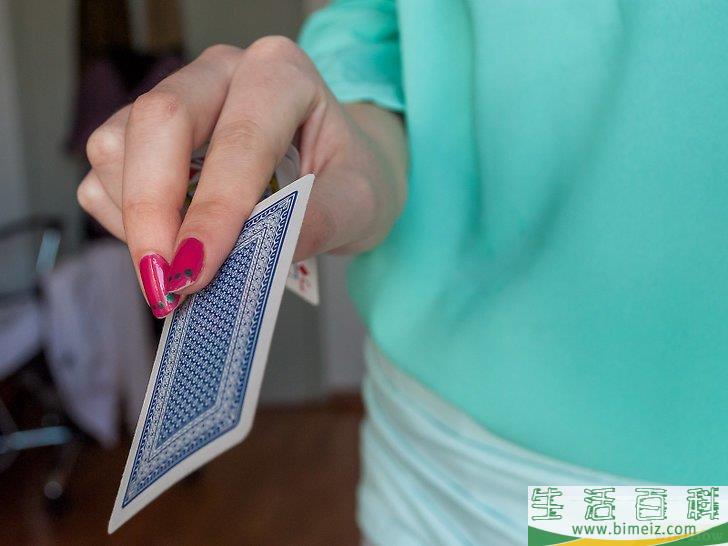 怎么玩纸牌戏法