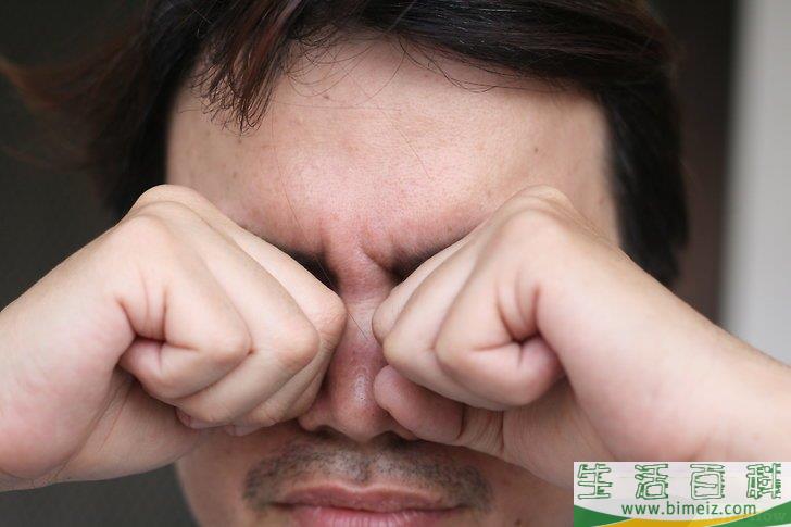 怎么让眼睛变红