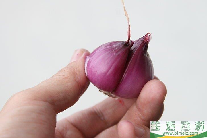 怎么让眼睛变红