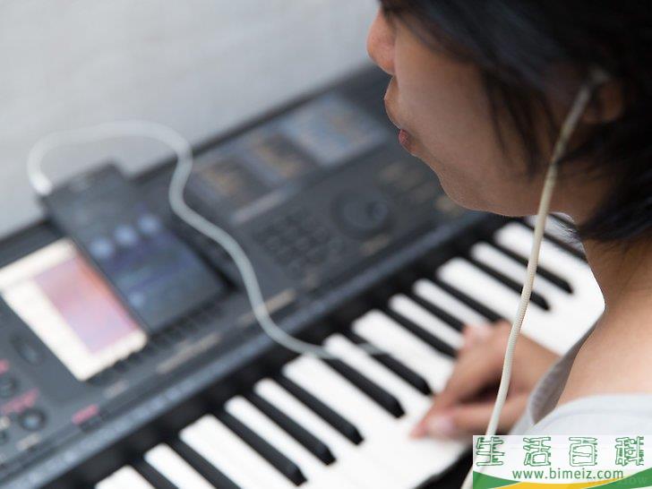 怎么自学弹钢琴