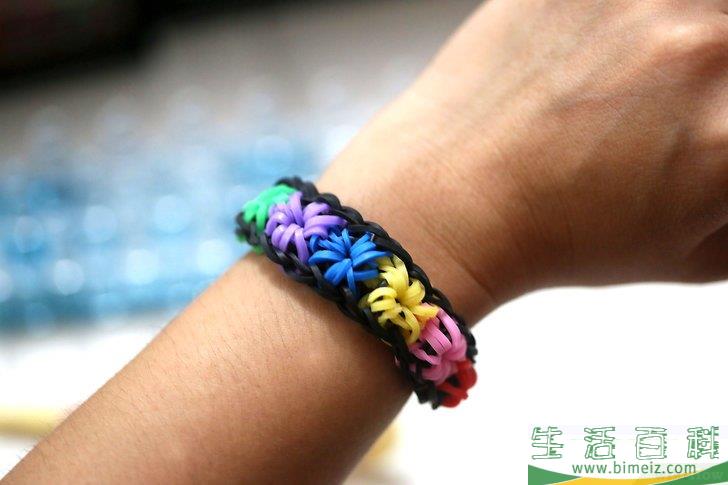 怎么制作彩虹织机橡皮筋手链