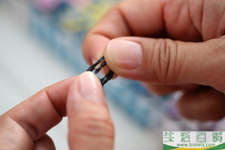怎么制作彩虹织机橡皮筋手链