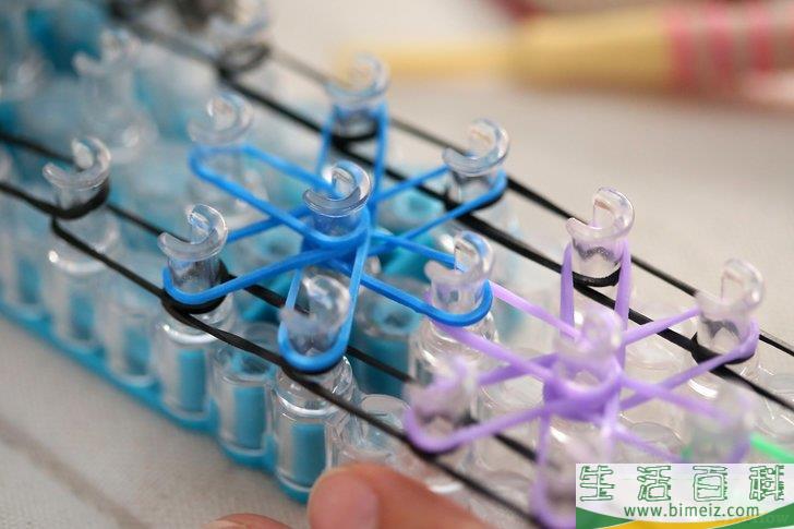 怎么制作彩虹织机橡皮筋手链