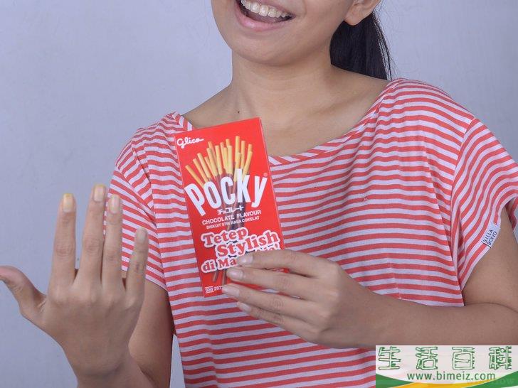 怎么玩吃百奇饼干的游戏