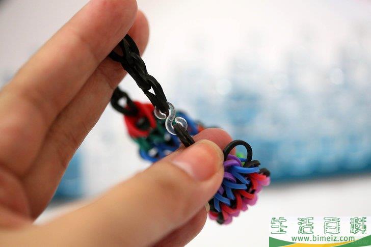 怎么制作彩虹织机橡皮筋手链
