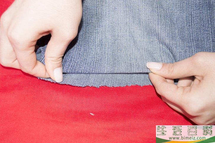 怎么用可回收的牛仔裤制作牛仔裙
