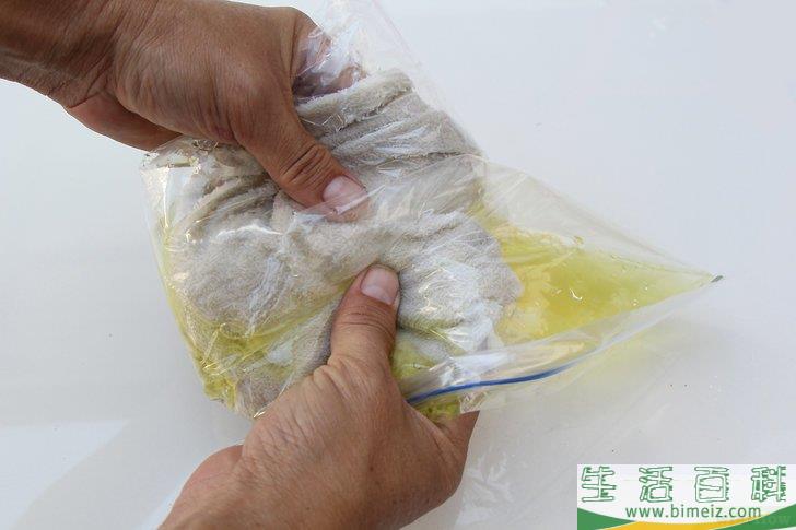 怎么去除布料上的干血迹