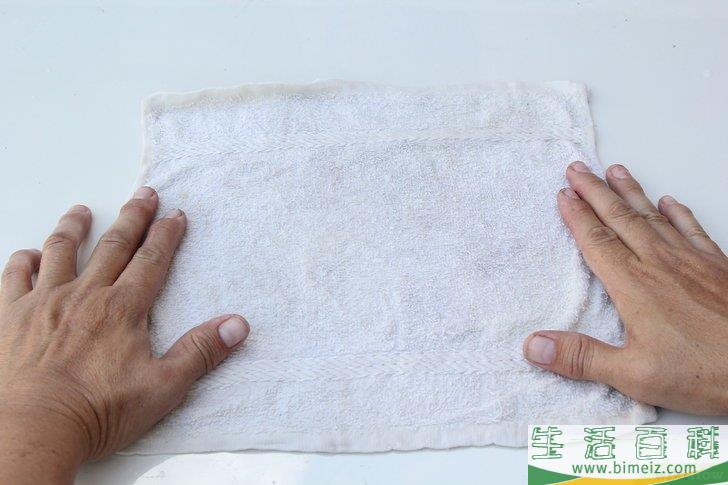 怎么去除布料上的干血迹