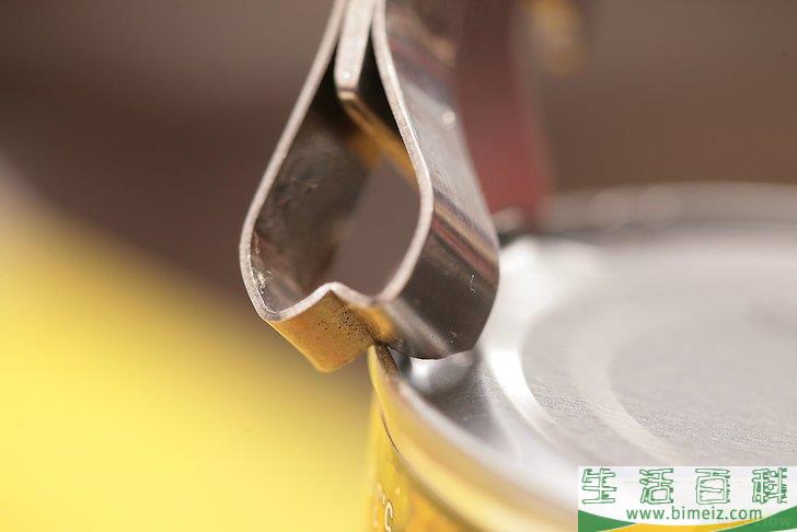 怎么使用开罐器