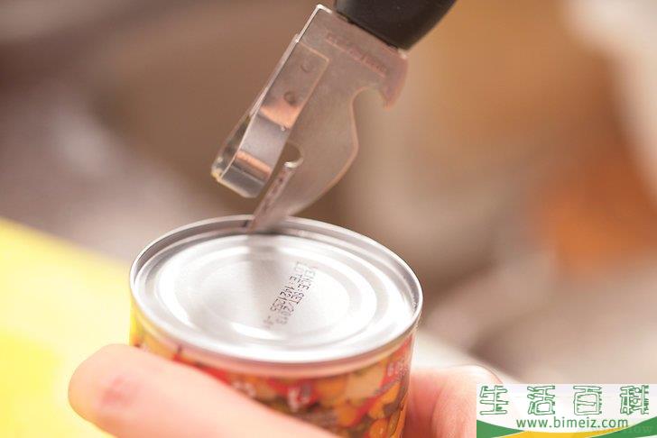 怎么使用开罐器