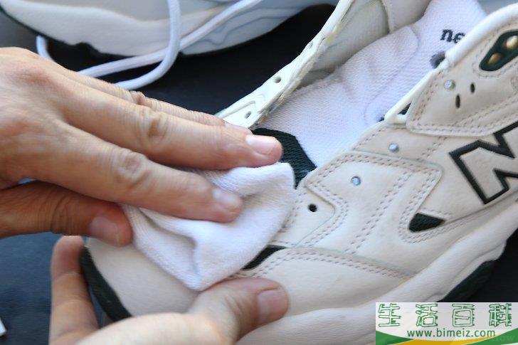 怎么洗白鞋
