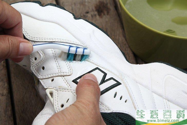 怎么洗白鞋