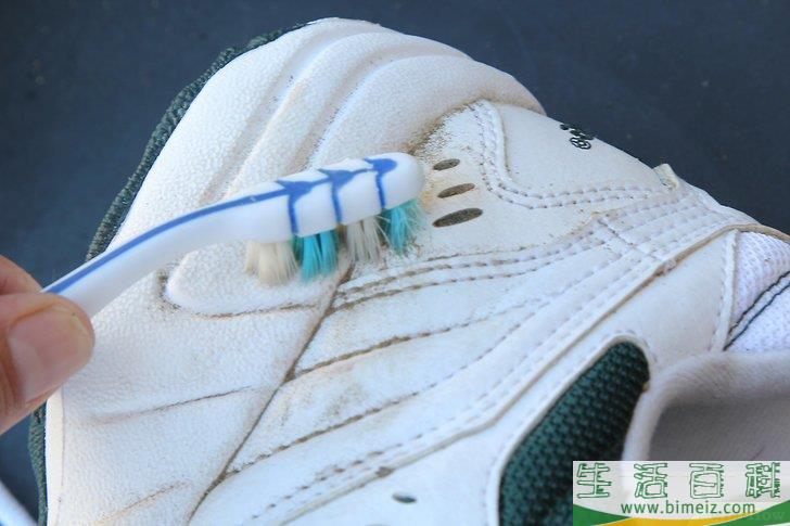 怎么洗白鞋