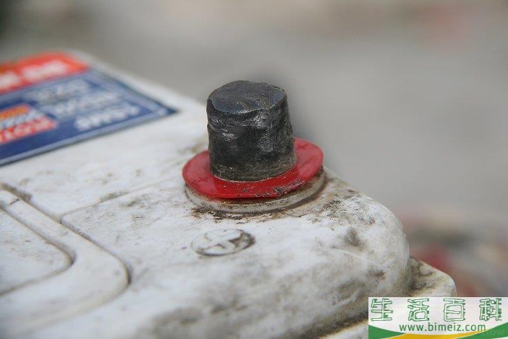 怎么清理电池的腐蚀和泄露堆积