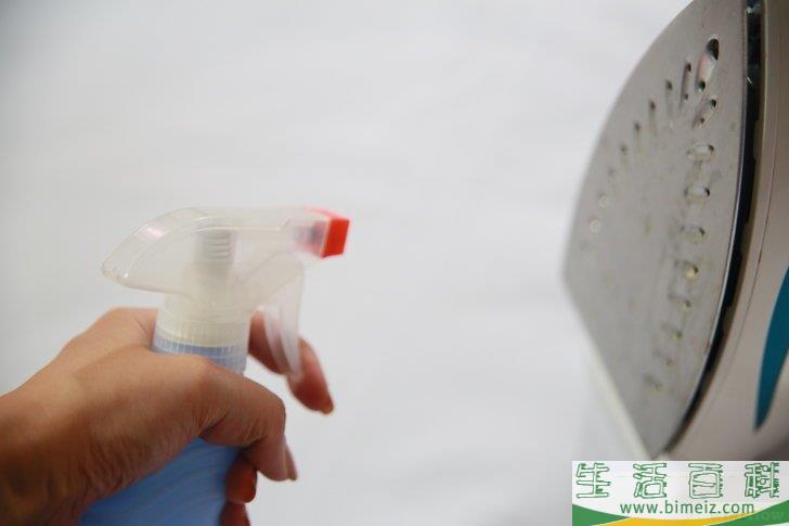 怎么清理熨斗底板
