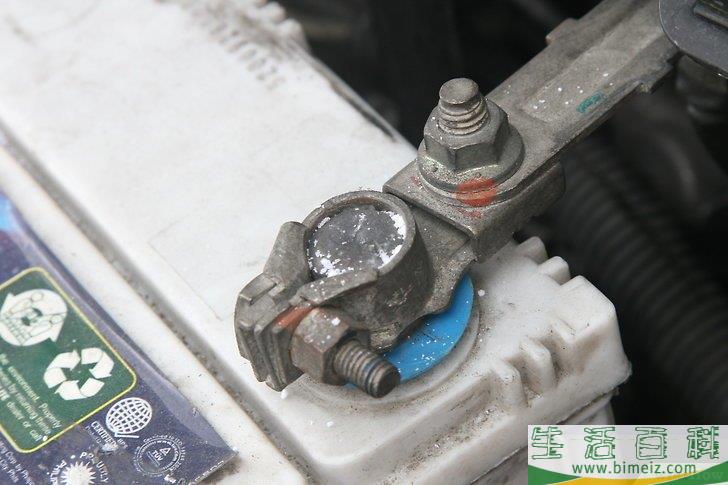怎么清洁蓄电池接线柱