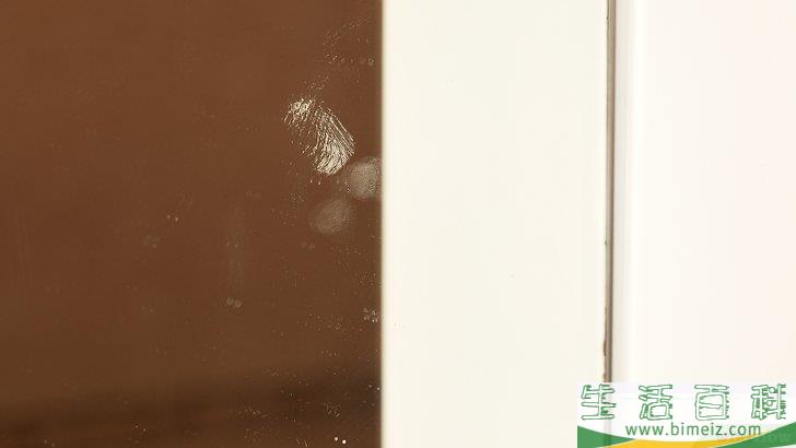怎么清洁镜子而不留下水痕
