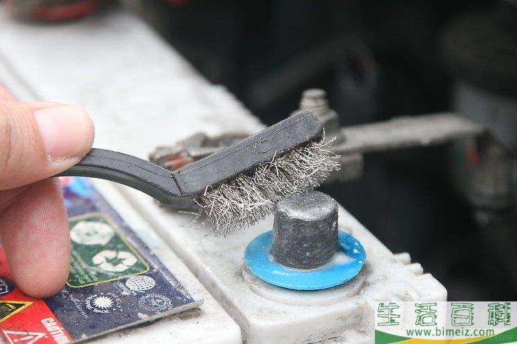 怎么清洁蓄电池接线柱