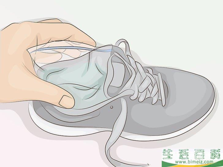 怎么将运动鞋撑大