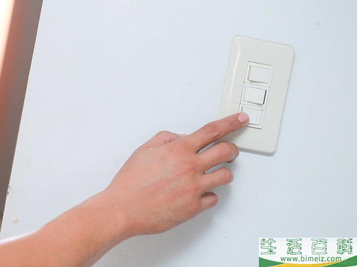 怎么让房间在白天看起来漆黑一片