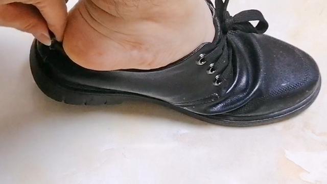 鞋子前面蹩脚怎么办