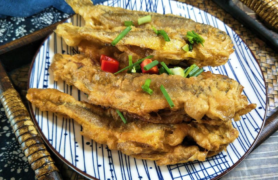怎么样炸小黄鱼可以把小黄鱼的刺炸的比较酥