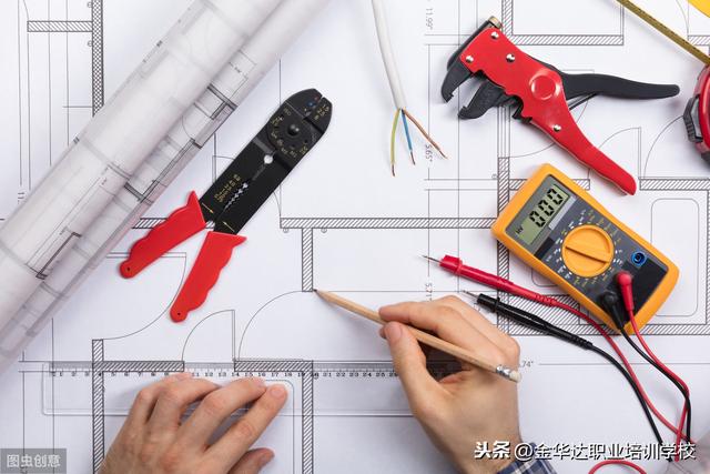 电器维修人员在工作中的安全技术措施是什么