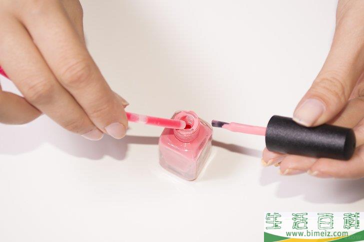 怎么制作荧光指甲油