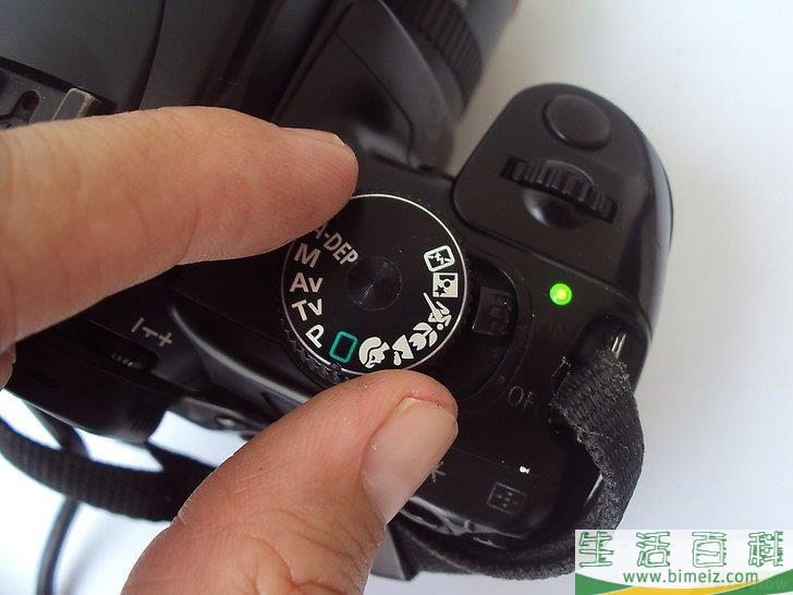 怎么不使用软件将相机里的图片传输到电脑上