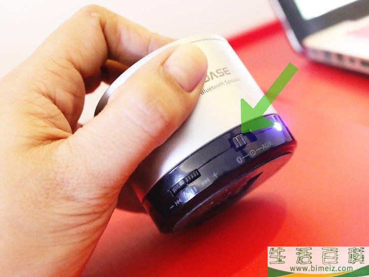 怎么将扬声器连接到笔记本电脑上