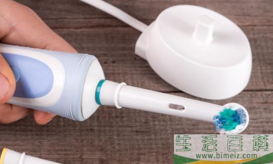 电动牙刷的日常保护经历 科学延伸电动牙刷的运用寿命