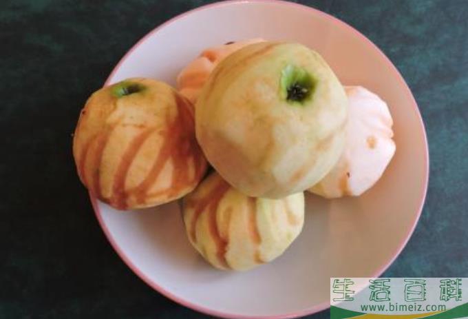 削完的苹果为什么会变色(苹果没吃完为什么会变色)