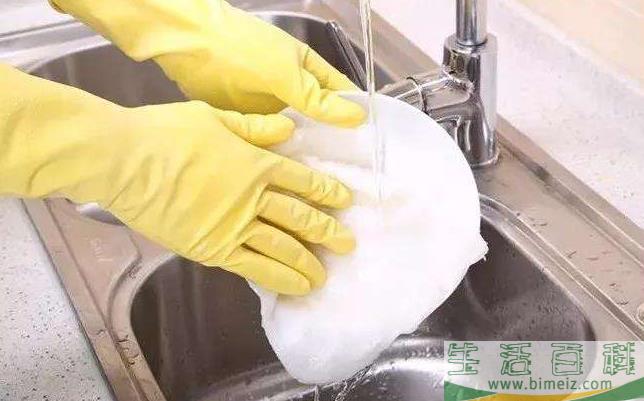洗洁精气味对人体有害吗(洗洁精对人体到底有没有危害)