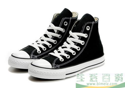 白色帆布鞋怎么洗？板鞋清洗方法