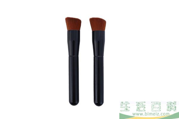 粉底刷可以用来刷气垫吗 粉底刷会卡粉吗