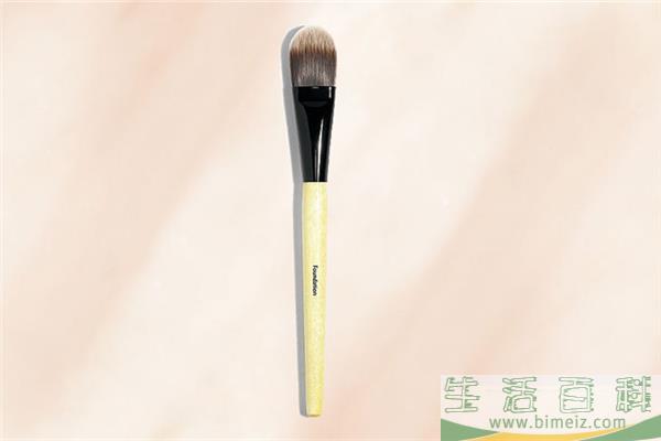 粉底刷比美妆蛋好用吗 粉底刷和美妆蛋有什么区别
