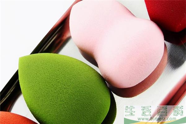 美妆蛋吸粉是什么原因 美妆蛋吸粉是什么样的
