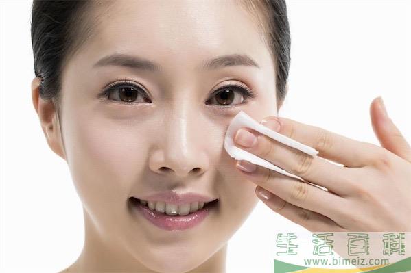 卸妆水作用和功效_卸妆水对皮肤有伤害吗