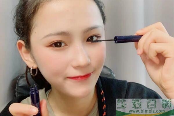 睫毛膏晕染是什么原因_睫毛膏晕染怎么办